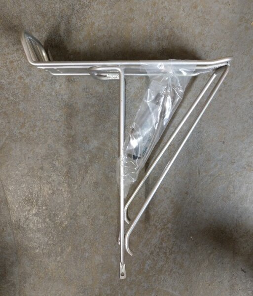 Bor Yueh Rennrad und MTB Aluminium Gepäckträger BY-309, 26-28", silber, nur 460g, NEU