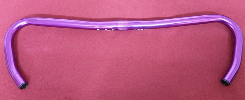 Manubrio in alluminio naked street bike viola anodizzato 60cm 1081274004 - 625li Manubrio in alluminio naked street bike viola anodizzato 60cm 1081274004 - 625li
