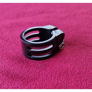 Alu Sattelstützenklemme inkl. Schraube, schwarz, 31,8mm, extrahohe 20mm, NEU