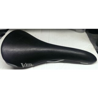 Selle Bassano Vuelta Sattel, schwarz, CrMo, NEU, Risse in Kunststoff-Unterteil + Leder seitlich lose