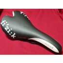 Fizik Aliante Sattel, handmade in Italy, schwarz/weiss, NEU