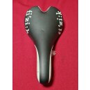 Fizik Aliante Sattel, handmade in Italy, schwarz/weiss, NEU