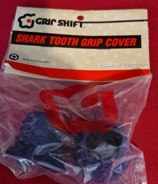 Grip Shift Shark Tooth Grip Cover Griffe, lila, NEU