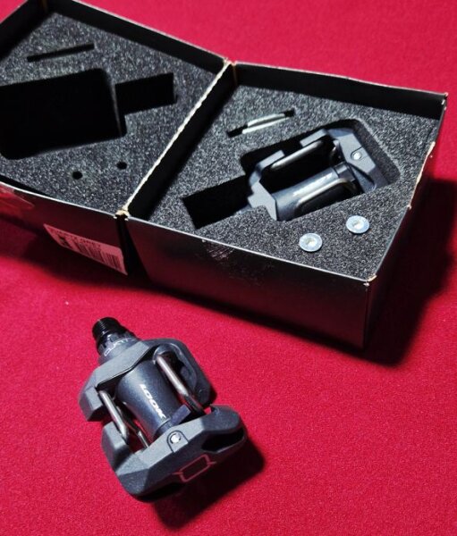 Look Quarz Pedale, inkl. Cleats, grau, nur ca. 250g, NEU