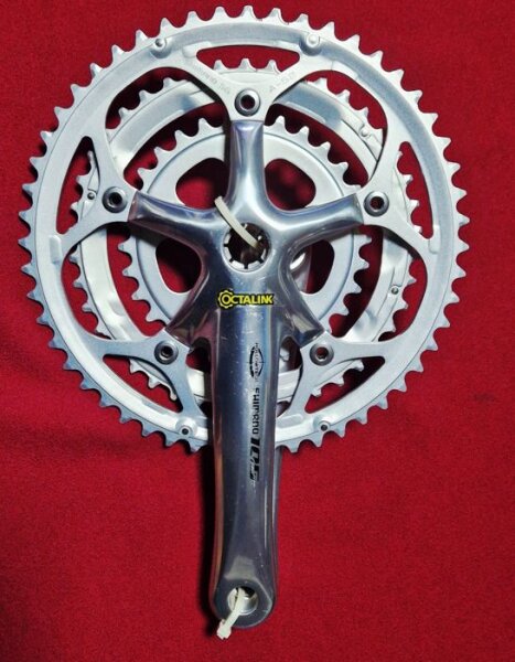 Shimano 105 FC-5505 Rennrad Kurbel, inkl. Kettenblätter, 30/42/52 Zähne, 170mm, silber, NEU
