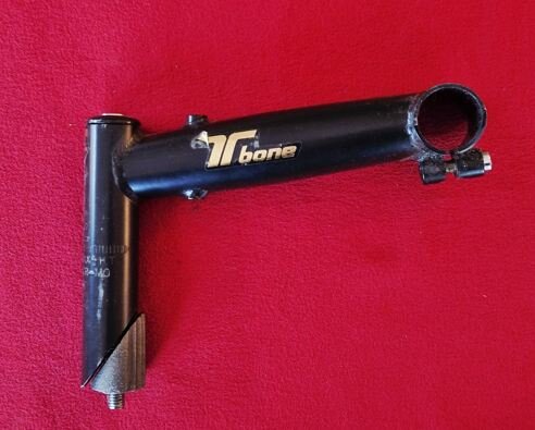 Tioga T-Bone Avenger Vorbau, 1 1/8", 145mm, 10°, mit integrierter Zugführung, schwarz, NEU