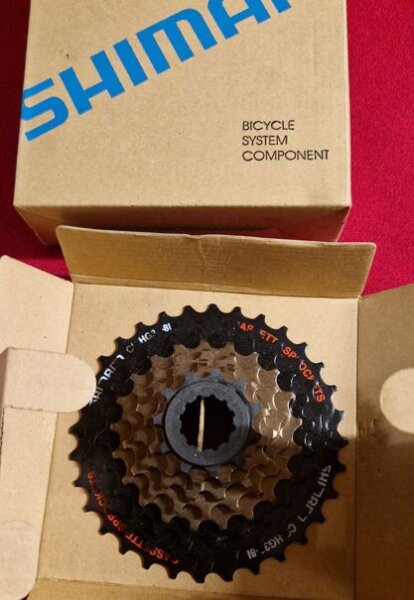 Shimano CS-HG30 Kassette, 8-fach, 11-32 Zähne, HG, schwarz, NEU